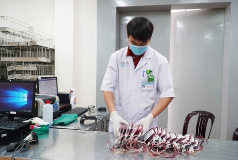 Máu dự trữ sắp cạn, Bệnh viện Chợ Rẫy kêu gọi cộng đồng chung tay hiến máu - Ảnh 1. Máu dự trữ sắp cạn, Bệnh viện Chợ Rẫy kêu gọi cộng đồng chung tay hiến máu - Ảnh 1.