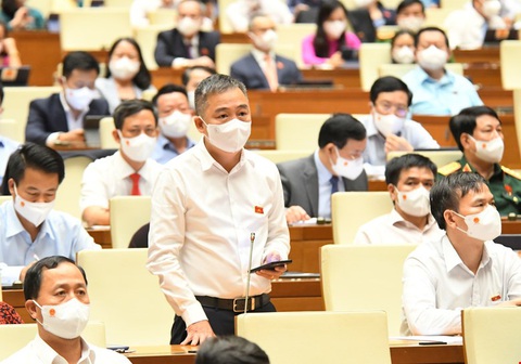 Cần hành lang pháp lý để yên tâm chống dịch, không vì thủ tục mà bỏ qua chăm sóc sức khỏe - Ảnh 1. Cần hành lang pháp lý để yên tâm chống dịch, không vì thủ tục mà bỏ qua chăm sóc sức khỏe - Ảnh 1.