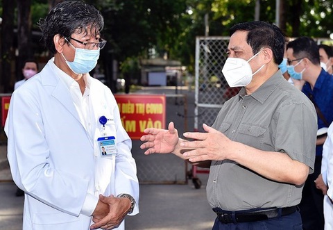 Thủ tướng: Xử lý, không để tái diễn nếu có chuyện tiêm vắc xin không cần đăng ký - Ảnh 1. Thủ tướng: Xử lý, không để tái diễn nếu có chuyện tiêm vắc xin không cần đăng ký - Ảnh 1.
