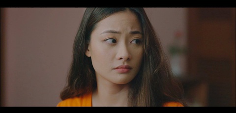 Mùa hoa tìm lại: Gái quê Huyền Thạch từ đáng ghét thành đáng yêu - Ảnh 5. Mùa hoa tìm lại: Gái quê Huyền Thạch từ đáng ghét thành đáng yêu - Ảnh 5.