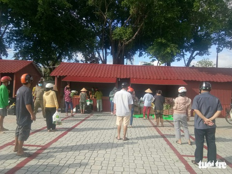 Cần Thơ mang chợ ra phố, Sóc Trăng hàng nhiều, giá không biến động - Ảnh 2. Cần Thơ mang chợ ra phố, Sóc Trăng hàng nhiều, giá không biến động - Ảnh 2.