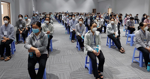 Gần 300 tình nguyện viên các tôn giáo tỏa về các bệnh viện điều trị COVID-19 - Ảnh 3. Gần 300 tình nguyện viên các tôn giáo tỏa về các bệnh viện điều trị COVID-19 - Ảnh 3.