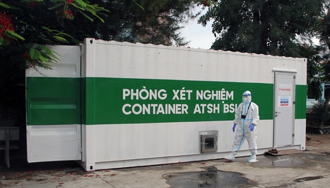 Bên trong phòng xét nghiệm container tìm virus SARS-CoV-2 - Ảnh 2. Bên trong phòng xét nghiệm container tìm virus SARS-CoV-2 - Ảnh 2.