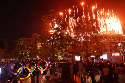Đài lửa đã được thắp sáng, Olympic 2020 chính thức khai mạc - Ảnh 1. Đài lửa đã được thắp sáng, Olympic 2020 chính thức khai mạc - Ảnh 1.