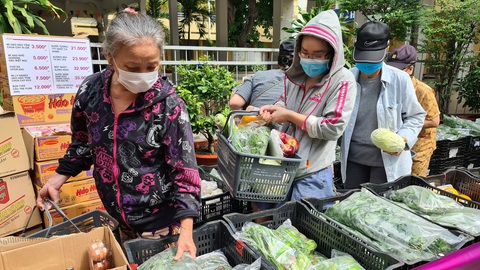 Ngồi nhà vẫn có nhiều cách đi chợ thực phẩm mùa dịch - Ảnh 2. Ngồi nhà vẫn có nhiều cách đi chợ thực phẩm mùa dịch - Ảnh 2.