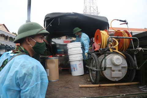 Phun khử khuẩn TP Thủ Đức, bắt đầu 7 ngày khử khuẩn toàn bộ TP.HCM - Ảnh 3. Phun khử khuẩn TP Thủ Đức, bắt đầu 7 ngày khử khuẩn toàn bộ TP.HCM - Ảnh 3.