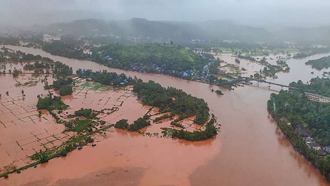 Ấn Độ: Mưa lớn gây lở đất, 44 người chết, 80 người mất tích ở một huyện - Ảnh 1. Ấn Độ: Mưa lớn gây lở đất, 44 người chết, 80 người mất tích ở một huyện - Ảnh 1.
