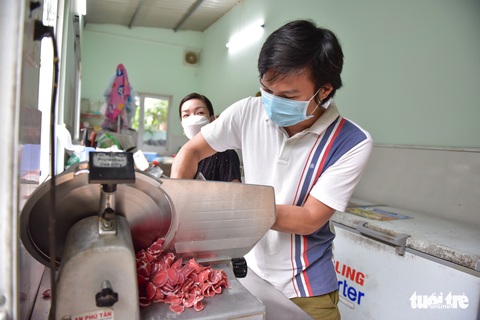 Phở nóng hổi gửi trao đến các bé mồ côi, khuyết tật trong ngày giãn cách - Ảnh 3. Phở nóng hổi gửi trao đến các bé mồ côi, khuyết tật trong ngày giãn cách - Ảnh 3.