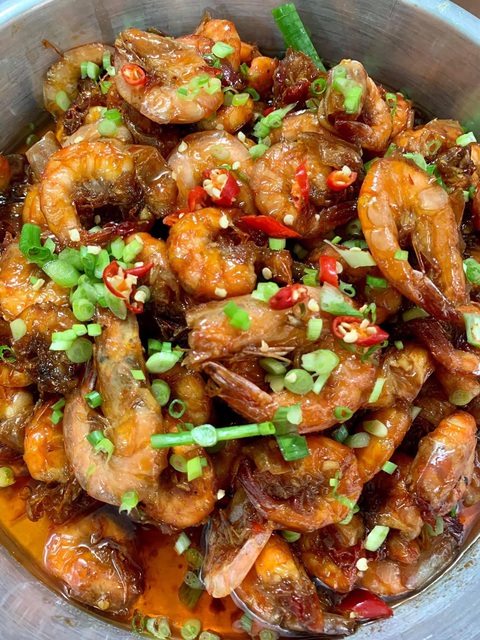 Quà quê của mẹ, nấu gì cũng ngon: Heo trộn thính, canh bầu nấu tôm và tôm rim chua ngọt - Ảnh 5. Quà quê của mẹ, nấu gì cũng ngon: Heo trộn thính, canh bầu nấu tôm và tôm rim chua ngọt - Ảnh 5.