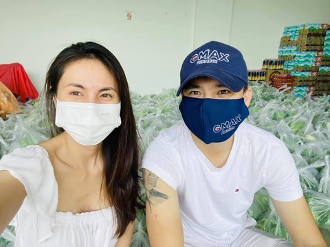 Nhận từ Hà Tĩnh gửi TP.HCM 100 tấn gạo, Thủy Tiên và Công Vinh cầu cứu tình nguyện viên - Ảnh 1. Nhận từ Hà Tĩnh gửi TP.HCM 100 tấn gạo, Thủy Tiên và Công Vinh cầu cứu tình nguyện viên - Ảnh 1.