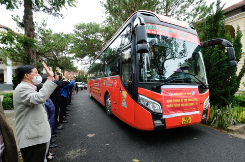 Những chuyến xe đi vào điểm nóng - Ảnh 4. Những chuyến xe đi vào điểm nóng - Ảnh 4.