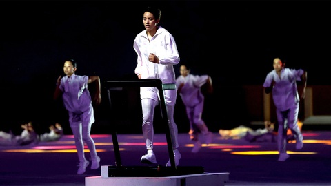 Lễ khai mạc Olympic Tokyo 2020: Ánh sáng từ cô võ sĩ y tá - Ảnh 1. Lễ khai mạc Olympic Tokyo 2020: Ánh sáng từ cô võ sĩ y tá - Ảnh 1.