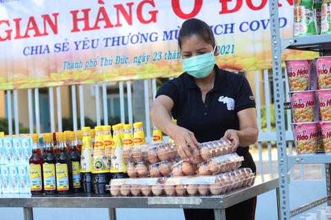 Không đứng ngoài trong cuộc chiến chống dịch này - Ảnh 1. Không đứng ngoài trong cuộc chiến chống dịch này - Ảnh 1.