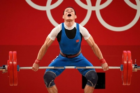 Vì sao Thạch Kim Tuấn thất bại tại Olympic Tokyo? - Ảnh 1. Vì sao Thạch Kim Tuấn thất bại tại Olympic Tokyo? - Ảnh 1.