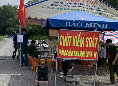 Long An sẽ đưa người từ TP.HCM về thông qua hội đồng hương - Ảnh 1. Long An sẽ đưa người từ TP.HCM về thông qua hội đồng hương - Ảnh 1.