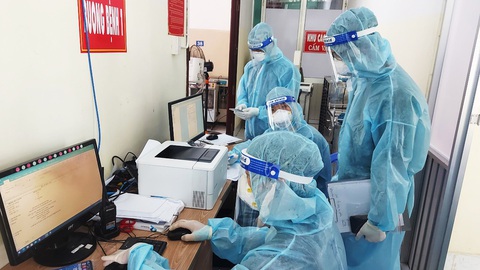 Cuộc chiến chống dịch tại TP.HCM: Cần nguồn nhân lực khổng lồ - Ảnh 1. Cuộc chiến chống dịch tại TP.HCM: Cần nguồn nhân lực khổng lồ - Ảnh 1.