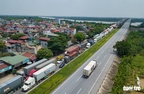 Xe chở hồ tiêu chờ 17 giờ ở cửa ngõ Hà Nội phải quay đầu vì không phải luồng xanh - Ảnh 2. Xe chở hồ tiêu chờ 17 giờ ở cửa ngõ Hà Nội phải quay đầu vì không phải luồng xanh - Ảnh 2.