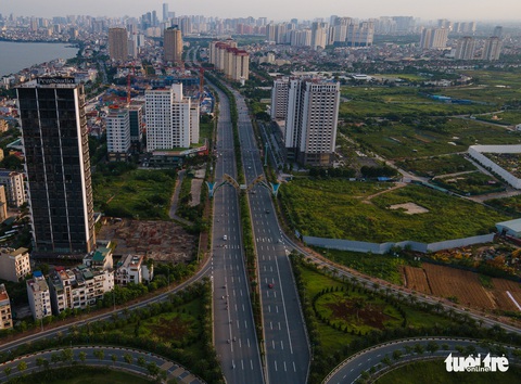 Nhìn từ trên cao, Hà Nội vắng vẻ vì giãn cách xã hội - Ảnh 6. Nhìn từ trên cao, Hà Nội vắng vẻ vì giãn cách xã hội - Ảnh 6.