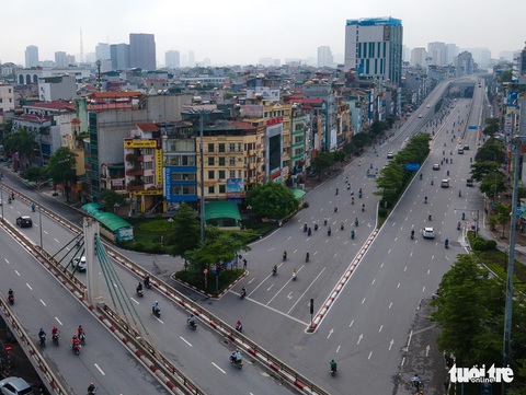 Nhìn từ trên cao, Hà Nội vắng vẻ vì giãn cách xã hội - Ảnh 10. Nhìn từ trên cao, Hà Nội vắng vẻ vì giãn cách xã hội - Ảnh 10.