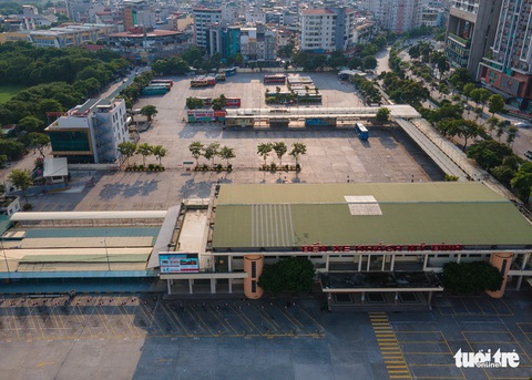 Nhìn từ trên cao, Hà Nội vắng vẻ vì giãn cách xã hội - Ảnh 12. Nhìn từ trên cao, Hà Nội vắng vẻ vì giãn cách xã hội - Ảnh 12.
