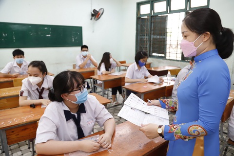 Bộ Y tế đề xuất F0 đang cách ly tại nhà được dự thi tốt nghiệp THPT - Ảnh 1. Bộ Y tế đề xuất F0 đang cách ly tại nhà được dự thi tốt nghiệp THPT - Ảnh 1.