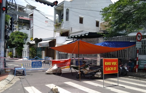 Hết hạn sao không được rời khu cách ly, chấm dứt phong tỏa? - Ảnh 1. Hết hạn sao không được rời khu cách ly, chấm dứt phong tỏa? - Ảnh 1.