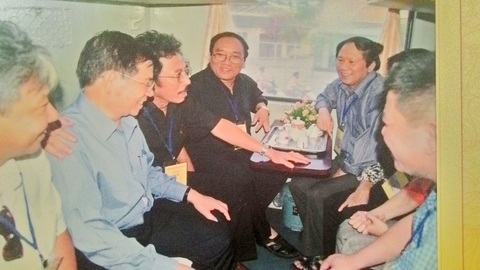 Tôi đi tìm mộ em - Ảnh 2. Tôi đi tìm mộ em - Ảnh 2.