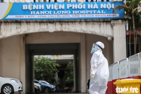 Hà Nội thêm 21 ca COVID-19, 9 ca liên quan Bệnh viện Phổi, tạm phong tỏa bệnh viện - Ảnh 1. Hà Nội thêm 21 ca COVID-19, 9 ca liên quan Bệnh viện Phổi, tạm phong tỏa bệnh viện - Ảnh 1.