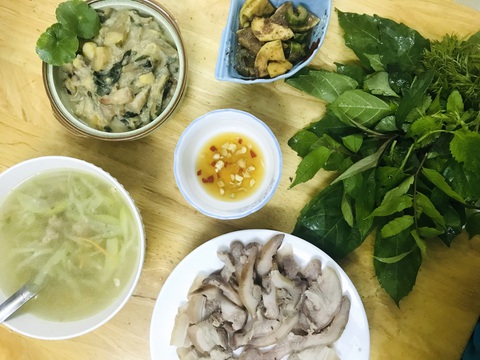 Chuối om mẻ - Món ăn ngày bão ông tôi nấu cho cả nhà qua cơn đói năm nào - Ảnh 3. Chuối om mẻ - Món ăn ngày bão ông tôi nấu cho cả nhà qua cơn đói năm nào - Ảnh 3.
