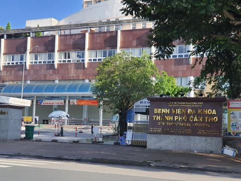 8 nhân viên dương tính, Bệnh viện Đa khoa TP Cần Thơ vẫn tiếp nhận bệnh cấp cứu - Ảnh 1. 8 nhân viên dương tính, Bệnh viện Đa khoa TP Cần Thơ vẫn tiếp nhận bệnh cấp cứu - Ảnh 1.
