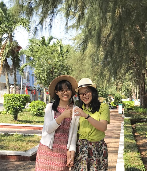 Nữ sinh chuyên Anh giành điểm 10 môn văn tốt nghiệp THPT - Ảnh 1. Nữ sinh chuyên Anh giành điểm 10 môn văn tốt nghiệp THPT - Ảnh 1.