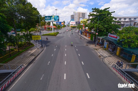 TP.HCM: Đường phố thưa vắng để ngày tấp nập trở lại sớm hơn - Ảnh 6. TP.HCM: Đường phố thưa vắng để ngày tấp nập trở lại sớm hơn - Ảnh 6.