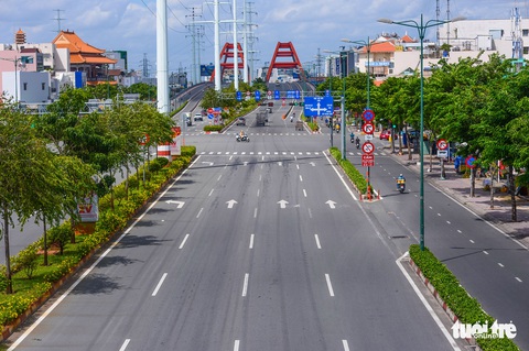 TP.HCM: Đường phố thưa vắng để ngày tấp nập trở lại sớm hơn - Ảnh 9. TP.HCM: Đường phố thưa vắng để ngày tấp nập trở lại sớm hơn - Ảnh 9.