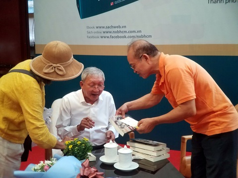 Nhớ anh Lê Văn Nghĩa: Một sát na vui vẻ của đường trần - Ảnh 2. Nhớ anh Lê Văn Nghĩa: Một sát na vui vẻ của đường trần - Ảnh 2.