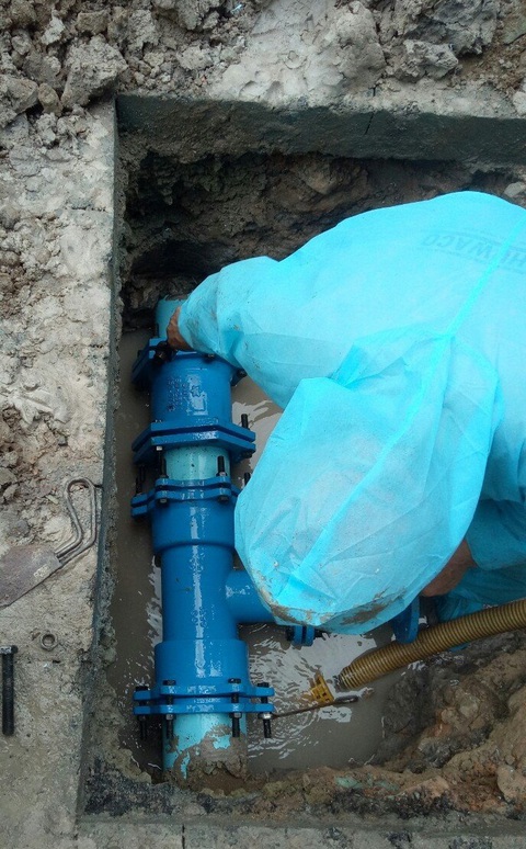 Sawaco nỗ lực cấp nước sạch khu cách ly tập trung, bệnh viện dã chiến điều trị COVID-19 - Ảnh 4. Sawaco nỗ lực cấp nước sạch khu cách ly tập trung, bệnh viện dã chiến điều trị COVID-19 - Ảnh 4.