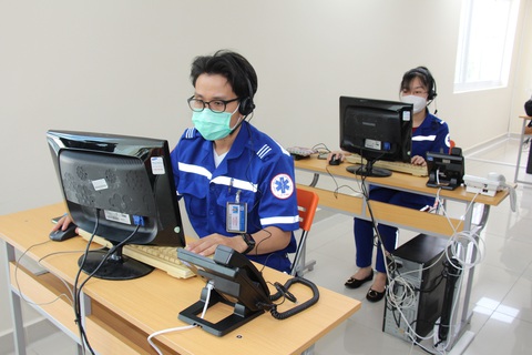 Chủ tịch UBND TP.HCM Nguyễn Thành Phong kiểm tra tại Trung tâm cấp cứu 115 - Ảnh 3. Chủ tịch UBND TP.HCM Nguyễn Thành Phong kiểm tra tại Trung tâm cấp cứu 115 - Ảnh 3.