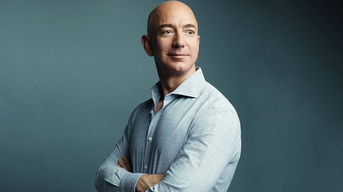 Tỉ phú Jeff Bezos xin biếu NASA 2 tỉ USD đổi lấy hợp đồng chế tạo tàu lên Mặt trăng - Ảnh 1. Tỉ phú Jeff Bezos xin biếu NASA 2 tỉ USD đổi lấy hợp đồng chế tạo tàu lên Mặt trăng - Ảnh 1.