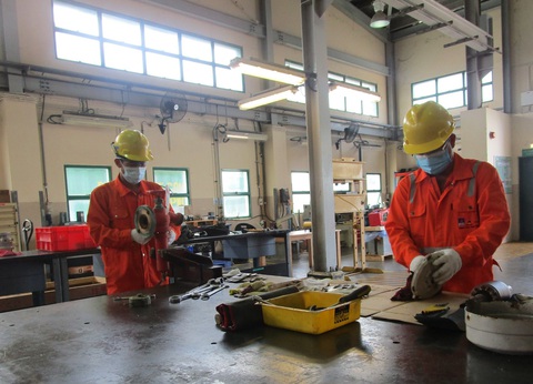PV GAS Nam Côn Sơn thực hiện phòng chống dịch bệnh nghiêm ngặt và lạc quan - Ảnh 2. PV GAS Nam Côn Sơn thực hiện phòng chống dịch bệnh nghiêm ngặt và lạc quan - Ảnh 2.