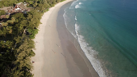 Phuket nguy cơ đóng cửa trở lại do ca nhiễm tăng - Ảnh 1. Phuket nguy cơ đóng cửa trở lại do ca nhiễm tăng - Ảnh 1.