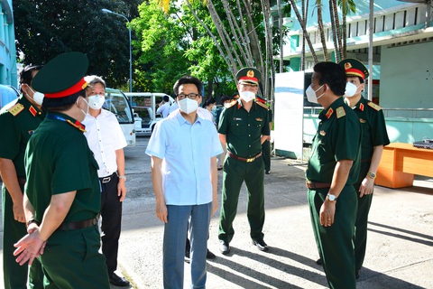 Phó thủ tướng Vũ Đức Đam: Phải giảm bệnh nhân COVID-19 tử vong, bệnh nhân chuyển nặng - Ảnh 1. Phó thủ tướng Vũ Đức Đam: Phải giảm bệnh nhân COVID-19 tử vong, bệnh nhân chuyển nặng - Ảnh 1.
