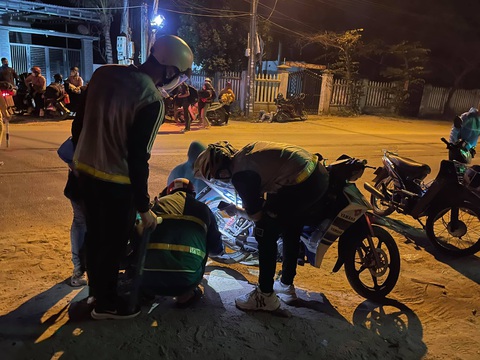 Xuyên ngày đêm bám chốt ở Đà Nẵng cứu hộ xe cho người từ TP.HCM về quê - Ảnh 5. Xuyên ngày đêm bám chốt ở Đà Nẵng cứu hộ xe cho người từ TP.HCM về quê - Ảnh 5.