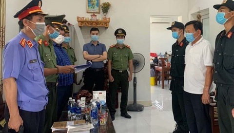 Bắt tạm giam nguyên giám đốc và phó giám đốc cảng hàng không quốc tế Phú Bài - Ảnh 1. Bắt tạm giam nguyên giám đốc và phó giám đốc cảng hàng không quốc tế Phú Bài - Ảnh 1.