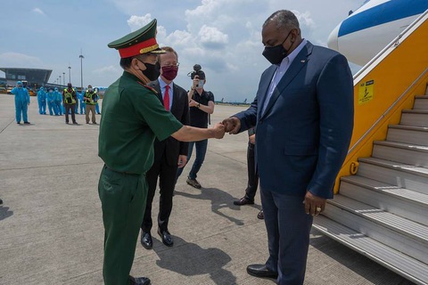 Bộ trưởng Quốc phòng Mỹ Lloyd Austin tới Việt Nam - Ảnh 1. Bộ trưởng Quốc phòng Mỹ Lloyd Austin tới Việt Nam - Ảnh 1.