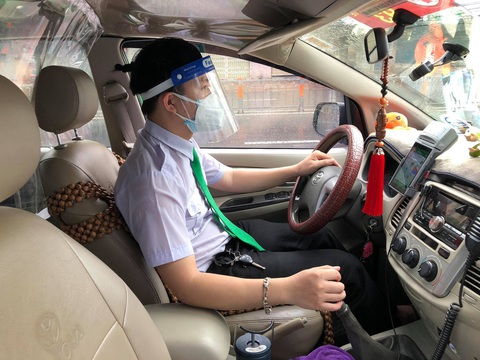 HỎI - ĐÁP về dịch COVID-19: Người dân TP.HCM muốn đi cấp cứu bằng taxi gọi vào đâu? - Ảnh 1. HỎI - ĐÁP về dịch COVID-19: Người dân TP.HCM muốn đi cấp cứu bằng taxi gọi vào đâu? - Ảnh 1.