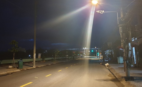 Đêm đầu cấm ra khỏi nhà sau 18h ở miền Tây, hầu như không ai ra đường - Ảnh 4. Đêm đầu cấm ra khỏi nhà sau 18h ở miền Tây, hầu như không ai ra đường - Ảnh 4.