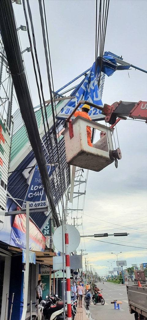 EVNSPC khuyến cáo sử dụng điện an toàn mùa mưa bão - Ảnh 1. EVNSPC khuyến cáo sử dụng điện an toàn mùa mưa bão - Ảnh 1.