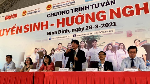 Chuỗi tư vấn trực tuyến điều chỉnh nguyện vọng xét tuyển - Ảnh 1. Chuỗi tư vấn trực tuyến điều chỉnh nguyện vọng xét tuyển - Ảnh 1.