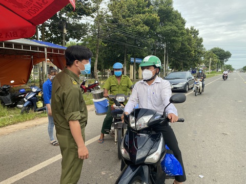 Đồng Nai, Tây Ninh: Người dân không ra đường sau 18h - Ảnh 3. Đồng Nai, Tây Ninh: Người dân không ra đường sau 18h - Ảnh 3.