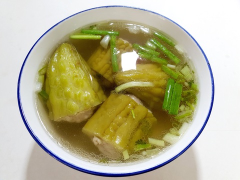 Khổ qua dồn thịt, cá thu kho, chiên xốt cà... đủ món ngon nhờ mẹ chồng lo xa - Ảnh 2. Khổ qua dồn thịt, cá thu kho, chiên xốt cà... đủ món ngon nhờ mẹ chồng lo xa - Ảnh 2.
