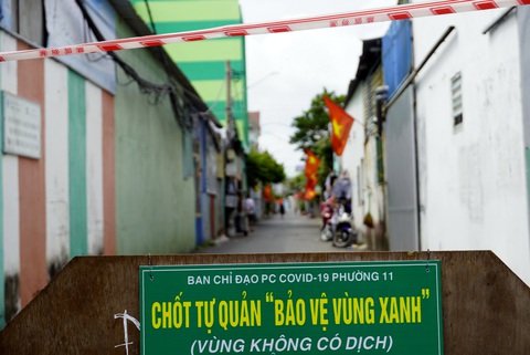 Cờ đỏ và vùng xanh ở Vũng Tàu - Ảnh 1. Cờ đỏ và vùng xanh ở Vũng Tàu - Ảnh 1.